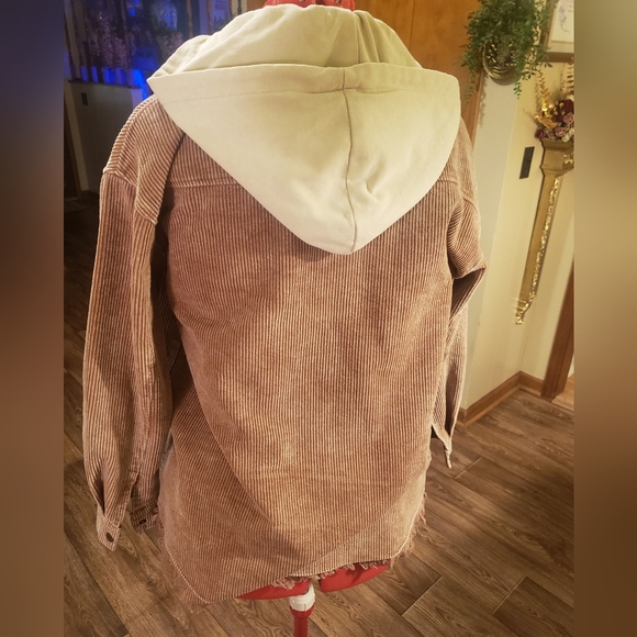 Corduroy jacket frayed ends sized medium - Picture 2 of 3